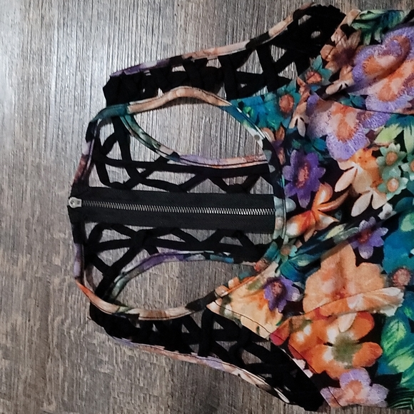 Gently Loved Floral dress by Material Girl size small mesh back and straps cute - Picture 4 of 10